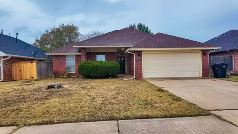 2605 N Lincoln Ave, Moore, OK 73160