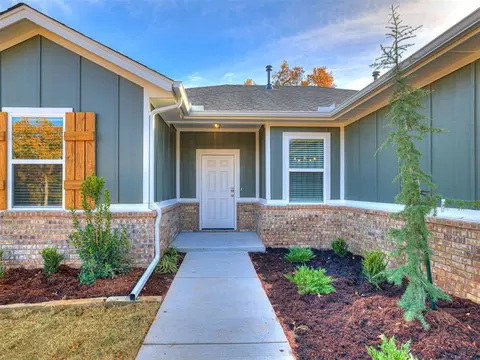 621 Stella Trl, Guthrie, OK 73044