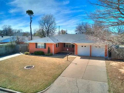 10505 Lyndon Rd, The Village, OK 73120