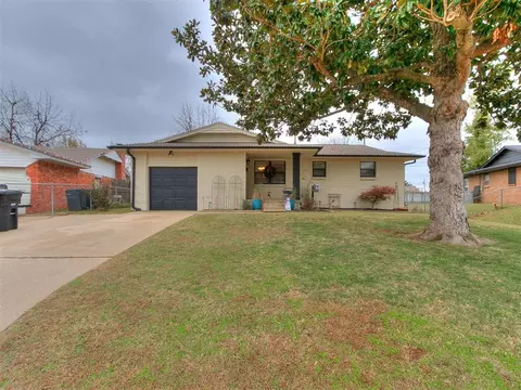 128 Platt Ln, Moore, OK 73160