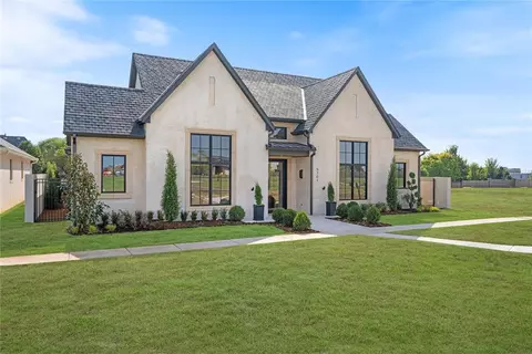 5701 Promenade Sq, Oklahoma City, OK 73142