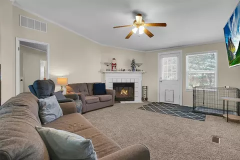 121 S Sycamore Ave, Erick, OK 73645 photo 10