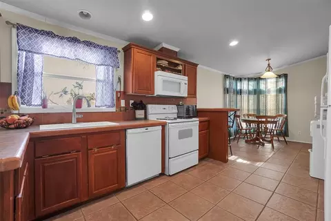 121 S Sycamore Ave, Erick, OK 73645 photo 16