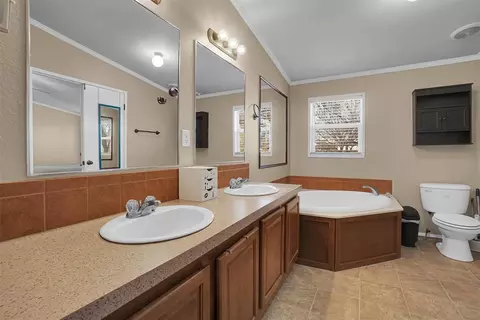 121 S Sycamore Ave, Erick, OK 73645 photo 32