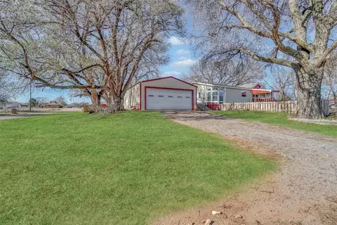 121 S Sycamore Ave, Erick, OK 73645 photo 6