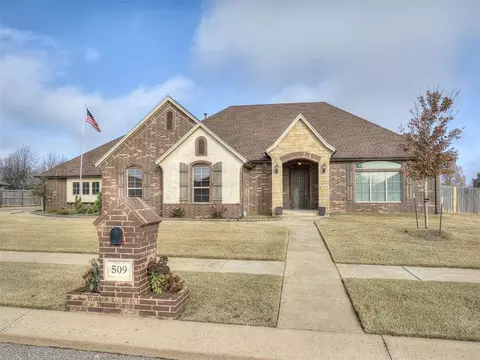 509 Cantebury Dr, Tuttle, OK 73089