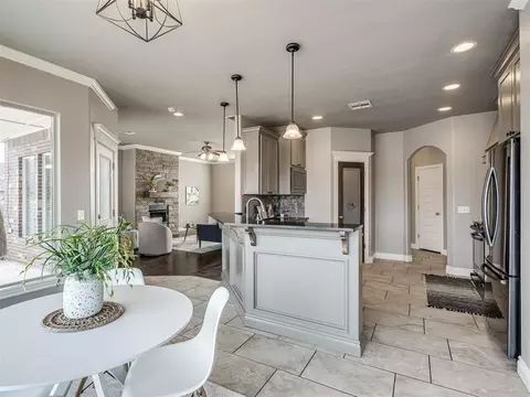 Kitchen - 509 Cantebury Dr, Tuttle, OK 73089 photo 1 of 4