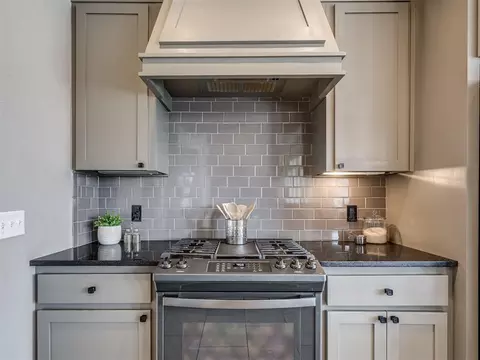 Kitchen - 509 Cantebury Dr, Tuttle, OK 73089 photo 4 of 4