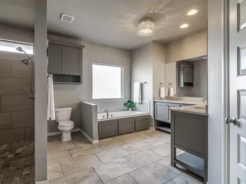 Bath - 509 Cantebury Dr, Tuttle, OK 73089 photo 1 of 7