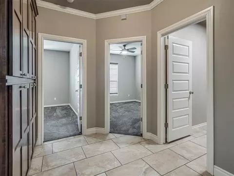 Entry Way - 509 Cantebury Dr, Tuttle, OK 73089 photo 3 of 5