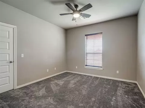 Bedroom - 509 Cantebury Dr, Tuttle, OK 73089 photo 5 of 6