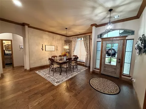 3105 White Cedar Dr, Moore, OK 73160 photo 2