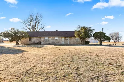 3614 N Broadway Ave, Hinton, OK 73047