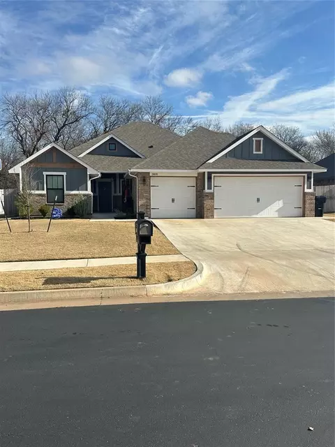 2400 Creek Side Cir, Moore, OK 73160