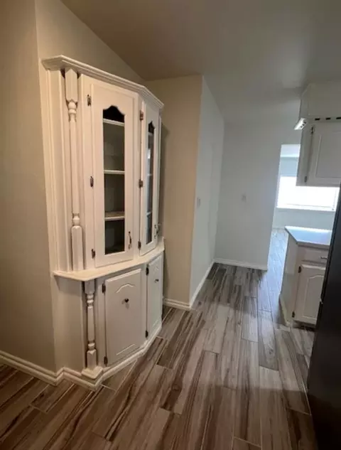 Entry Way - 300 NW Sequoyah Ln, Altus, OK 73521 photo 1 of 2