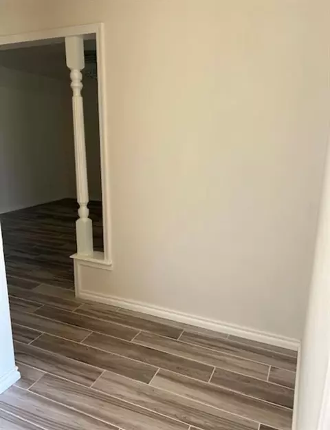 Entry Way - 300 NW Sequoyah Ln, Altus, OK 73521 photo 2 of 2