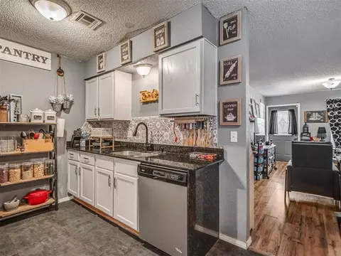 2904 Birch Ln, Edmond, OK 73034 photo 14