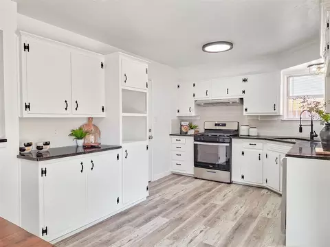 2328 Knox Dr, Del City, OK 73115