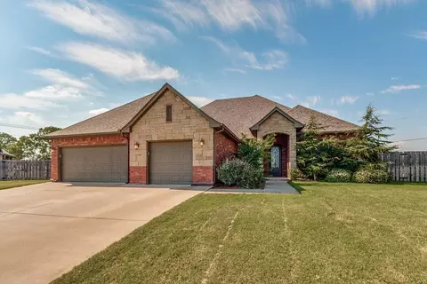 857 Northern Dancer Dr, Edmond, OK 73025