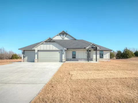 1852 Cattle Dr, Guthrie, OK 73044