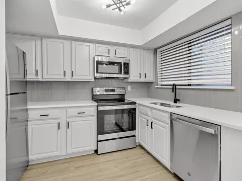 11550 N May Ave #206, Oklahoma City, OK 73120