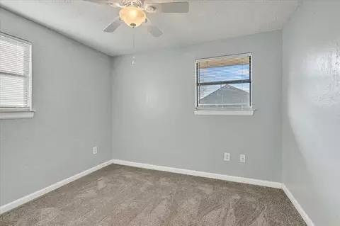 Bedroom - 912 NW 15th St, Moore, OK 73160 photo 3 of 4
