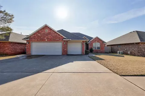 11720 SW 18th St, Yukon, OK 73099