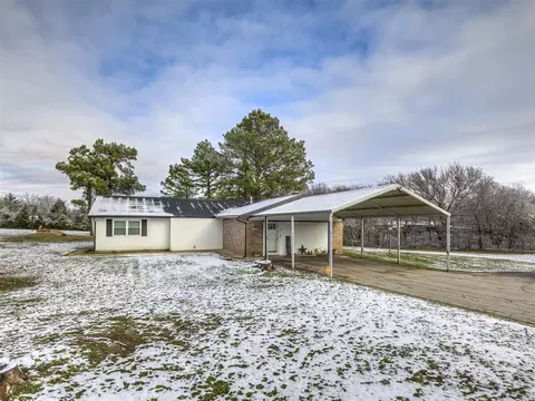 36506 Garretts Lake Rd, Shawnee, OK 74804
