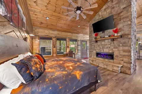 Bedroom - 76 Rutty Pine Ridge Rdg, Broken Bow, OK 74728 photo 2 of 4