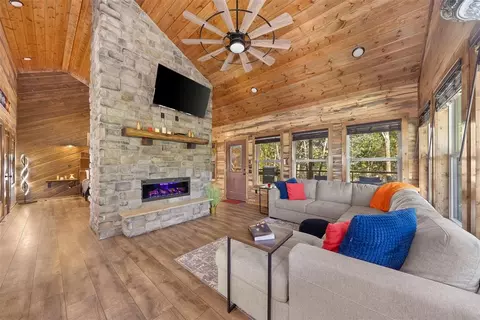 Living - 76 Rutty Pine Ridge Rdg, Broken Bow, OK 74728 photo 1 of 4