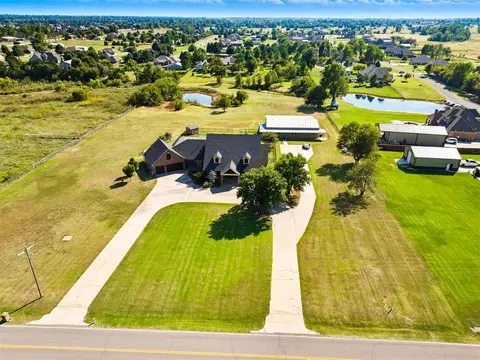 13132 SW 44th St, Yukon, OK 73099