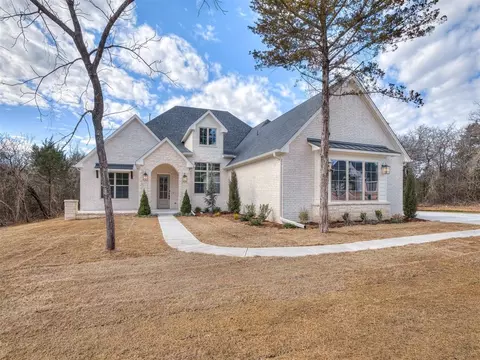 2227 Crossover Ct, Edmond, OK 73034