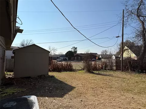 Exterior - 14005 Gateway Dr, Edmond, OK 73013 photo 5 of 6