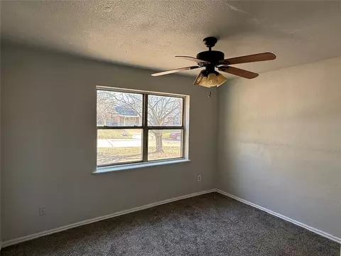 Bedroom - 14005 Gateway Dr, Edmond, OK 73013 photo 3 of 3