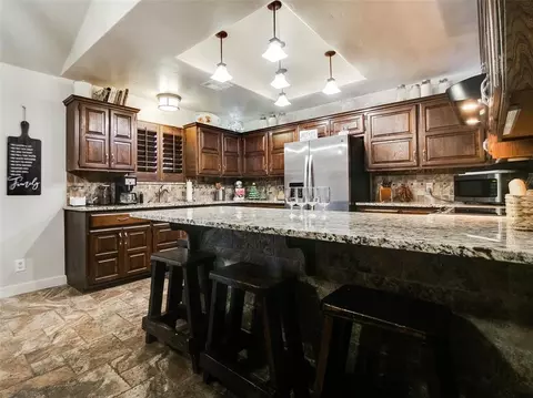 Kitchen - 1006 E 13th St, Cushing, OK 74023 photo 4 of 5