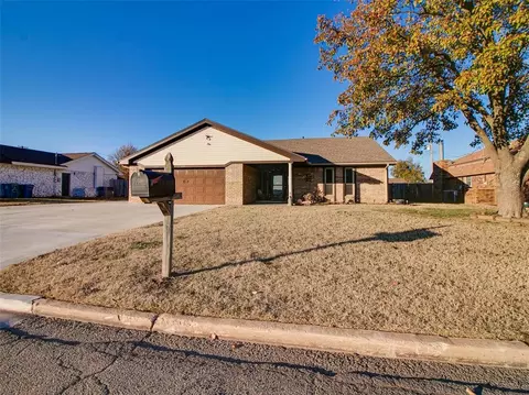 Exterior - 1006 E 13th St, Cushing, OK 74023 photo 3 of 9