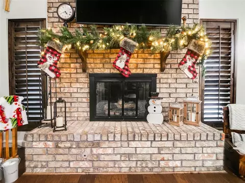 Living - 1006 E 13th St, Cushing, OK 74023 photo 7 of 9