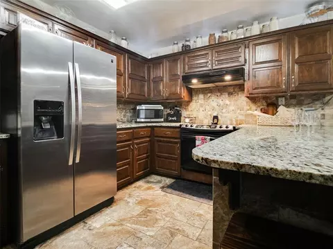 Kitchen - 1006 E 13th St, Cushing, OK 74023 photo 2 of 5