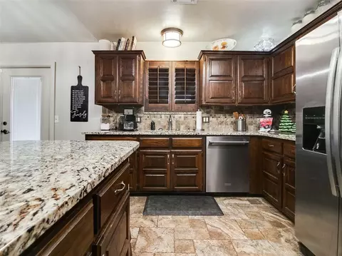 Kitchen - 1006 E 13th St, Cushing, OK 74023 photo 5 of 5