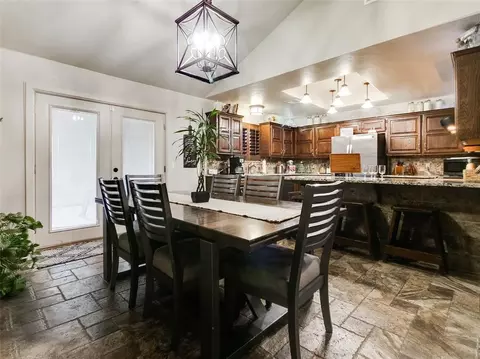 Dining - 1006 E 13th St, Cushing, OK 74023 photo 3 of 5