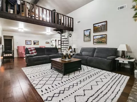 Living - 1006 E 13th St, Cushing, OK 74023 photo 8 of 9