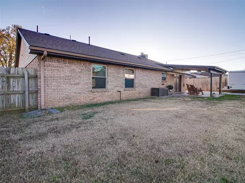 Exterior - 1006 E 13th St, Cushing, OK 74023 photo 8 of 9