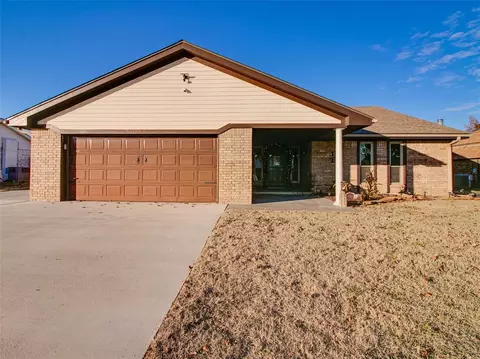 Exterior - 1006 E 13th St, Cushing, OK 74023 photo 2 of 9