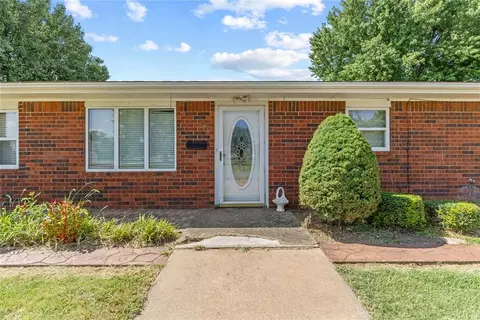 301 W Locust St, Fairview, OK 73737