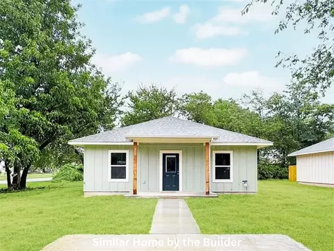 2006 Willow Pl, Blackwell, OK 74631