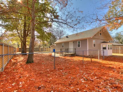 Exterior - 914 Eufaula, Norman, OK 73071 photo 3 of 9