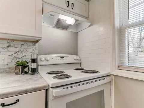 Kitchen - 914 Eufaula, Norman, OK 73071 photo 4 of 5