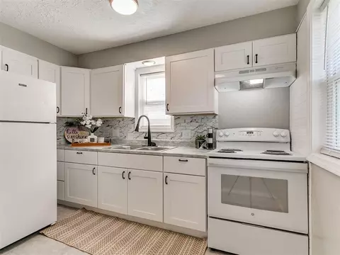 Kitchen - 914 Eufaula, Norman, OK 73071 photo 1 of 5