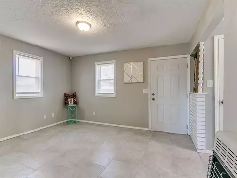 Living - 914 Eufaula, Norman, OK 73071 photo 1 of 1