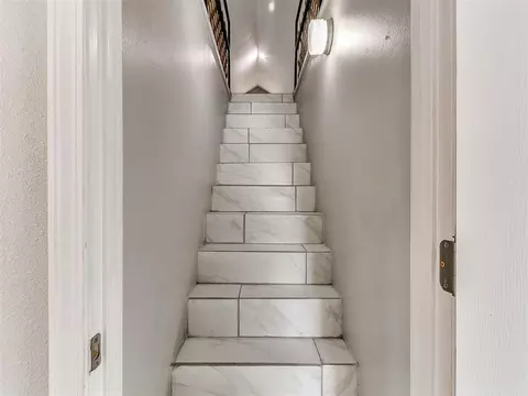 Entry Way - 914 Eufaula, Norman, OK 73071 photo 2 of 4